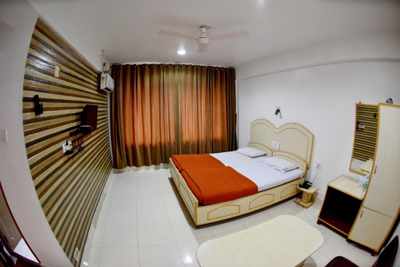 Hotel Sharada International Удипи Экстерьер фото