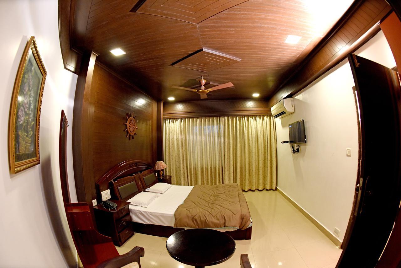Hotel Sharada International Удипи Экстерьер фото