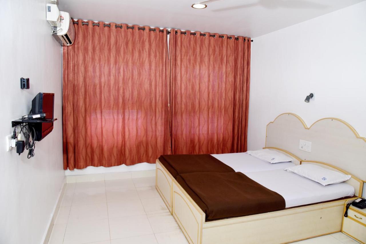 Hotel Sharada International Удипи Экстерьер фото