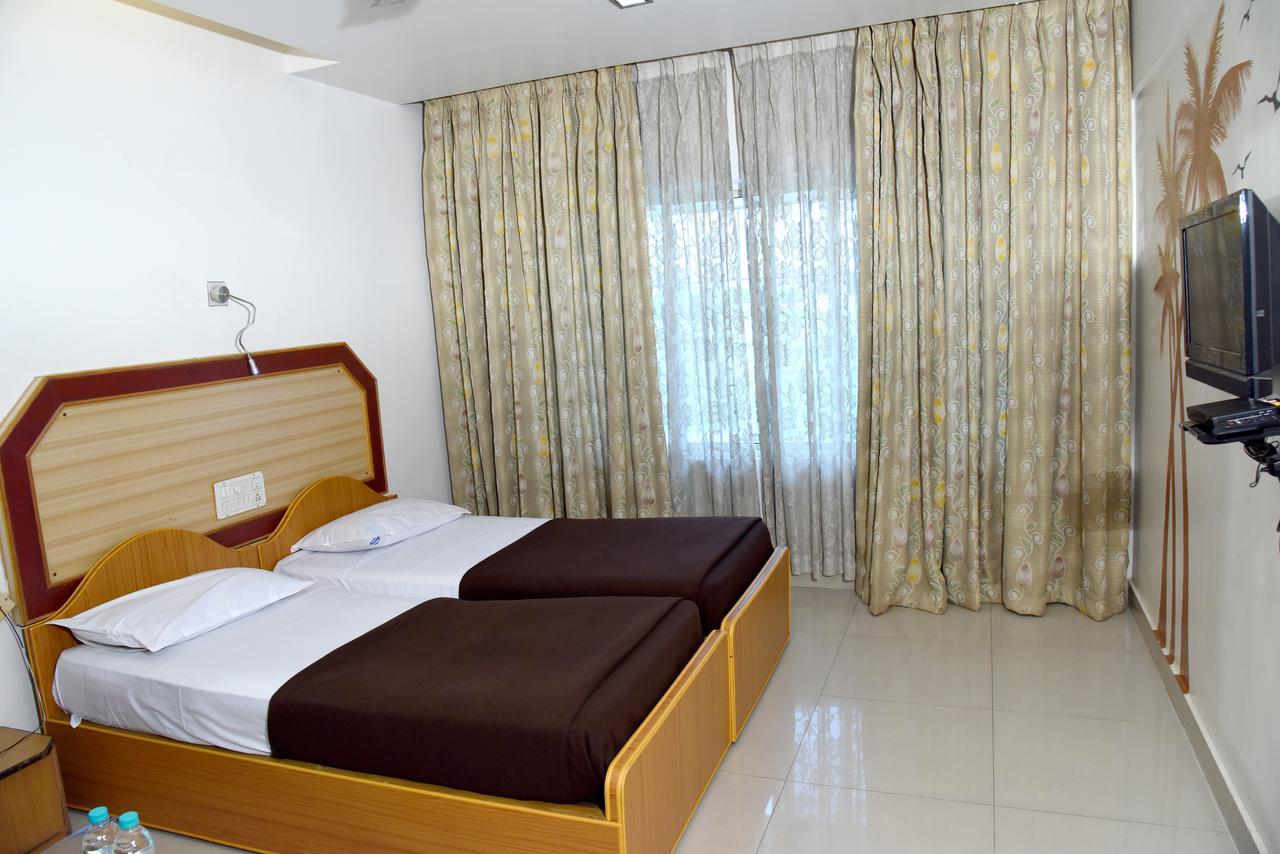 Hotel Sharada International Удипи Экстерьер фото